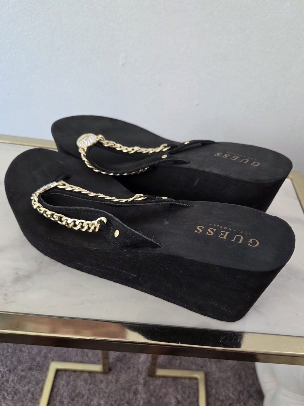 GUESS Factory Swing Chain Wedge Platform Flip Flops Black Gold US Women’s 9